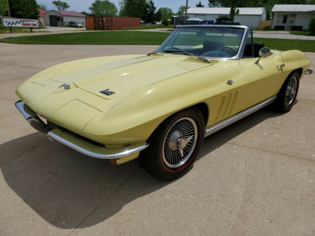 Chevrolet Corvette 1966 image number 32