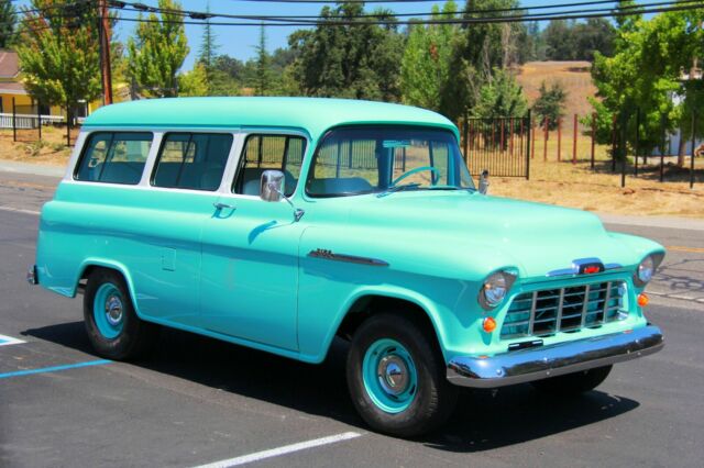 Chevrolet Suburban 1956 image number 0