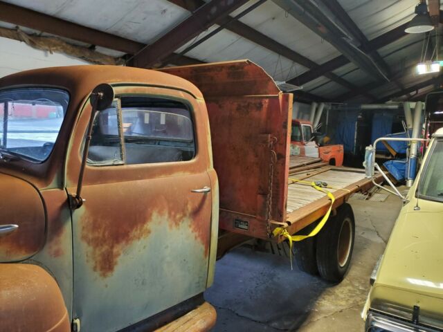 Ford F5 1952 image number 1