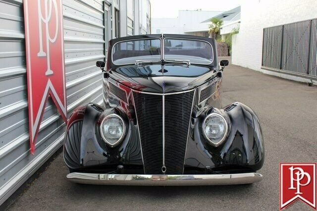 Ford Phaeton 1937 image number 7