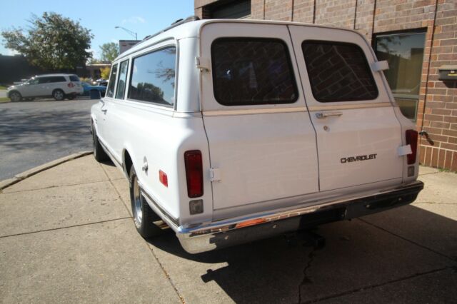 Chevrolet Suburban 1969 image number 3