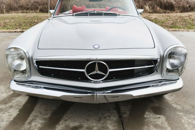 Mercedes-Benz SL-Class 1969 image number 31