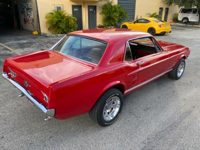 Ford Mustang 1967 image number 1