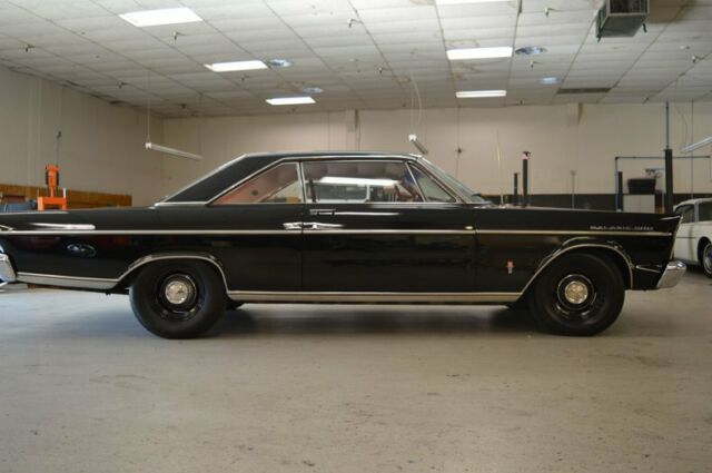 Ford Galaxie 1965 image number 31