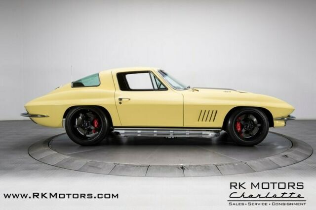 Chevrolet Corvette 1967 image number 32