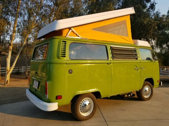 Volkswagen Bus/Vanagon 1979 image number 2