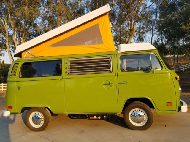 Volkswagen Bus/Vanagon 1979 image number 28