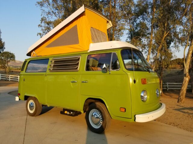 Volkswagen Bus/Vanagon 1979 image number 1