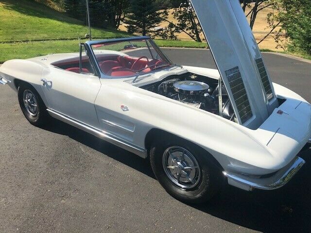 Chevrolet Corvette 1963 image number 10