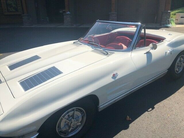 Chevrolet Corvette 1963 image number 16