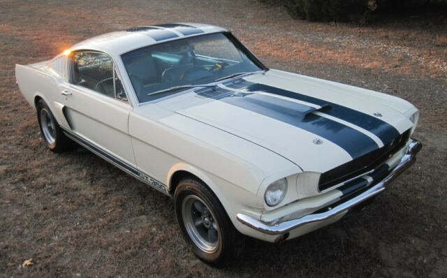 Ford Mustang 1965 image number 0