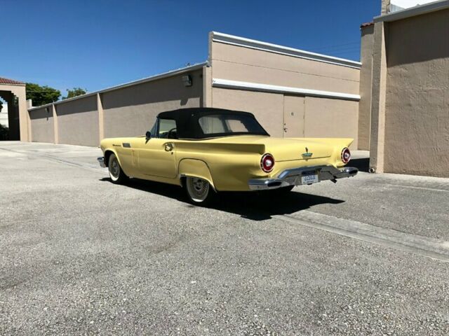 Ford Thunderbird 1957 image number 1