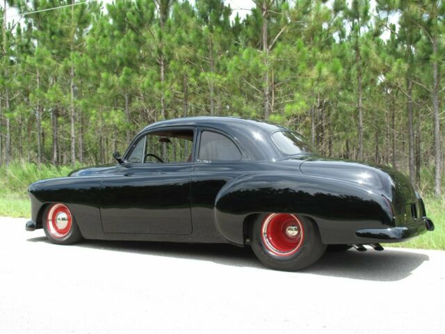 Chevrolet Business Coupe 1950 image number 26