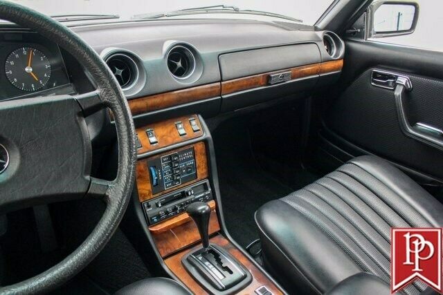 Mercedes-Benz 280CE 1978 image number 18