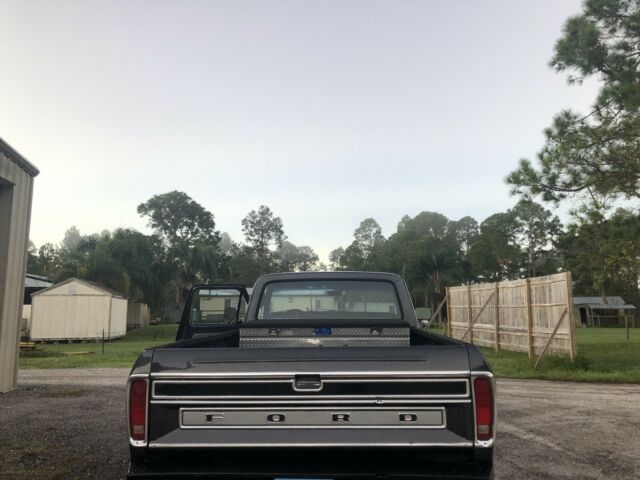 Ford F250 1979 image number 0