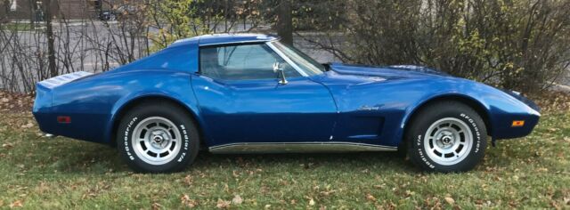 Chevrolet Corvette 1975 image number 0