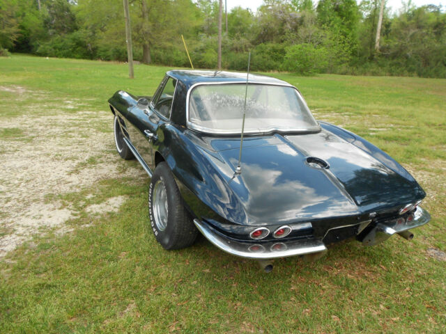 Chevrolet Corvette 1963 image number 18