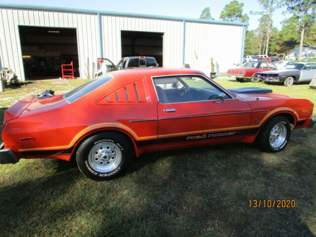 Plymouth Road Runner 1976 image number 9