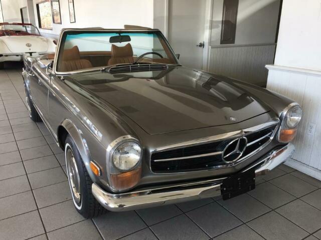 Mercedes-Benz SL-Class 1971 image number 0