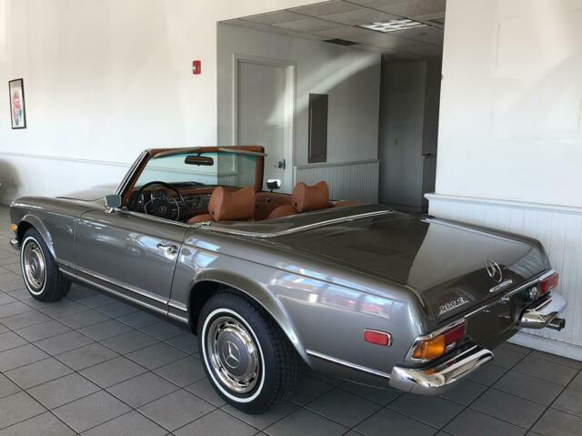 Mercedes-Benz SL-Class 1971 image number 10