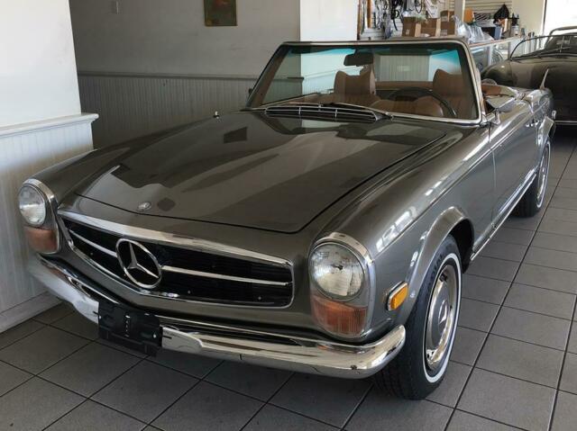 Mercedes-Benz SL-Class 1971 image number 13