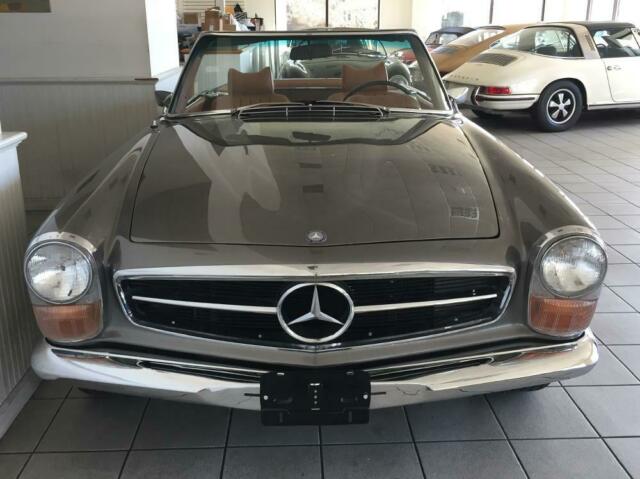 Mercedes-Benz SL-Class 1971 image number 14