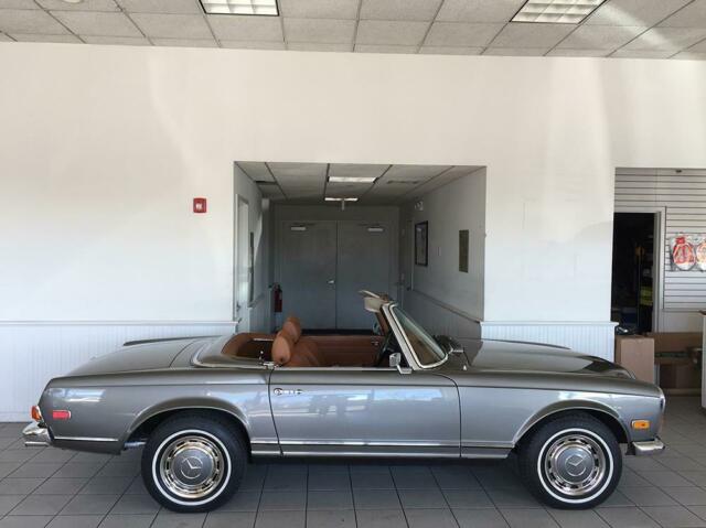 Mercedes-Benz SL-Class 1971 image number 2