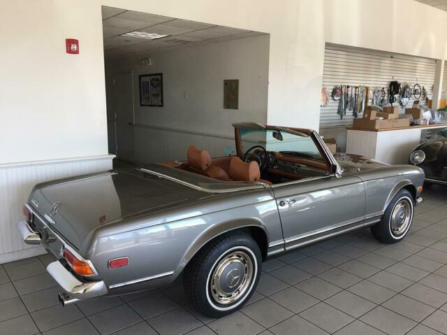 Mercedes-Benz SL-Class 1971 image number 27