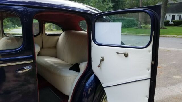 Plymouth Deluxe 1939 image number 24