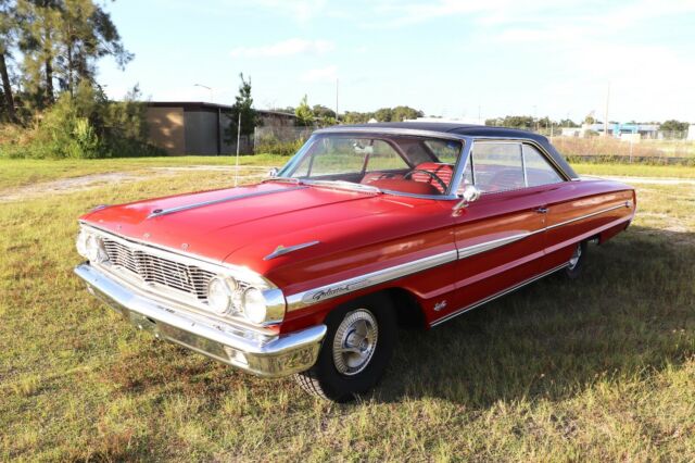 Ford Galaxie 1964 image number 0