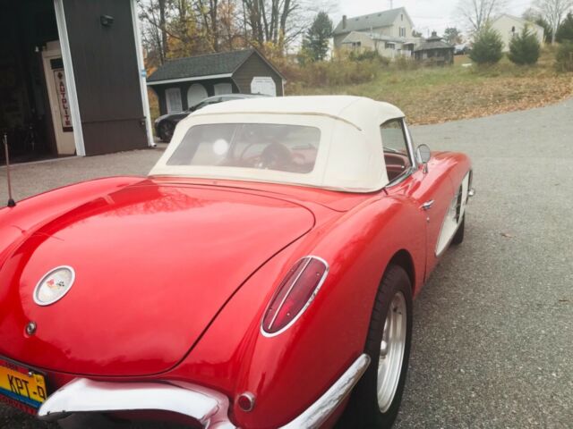 Chevrolet Corvette 1959 image number 20