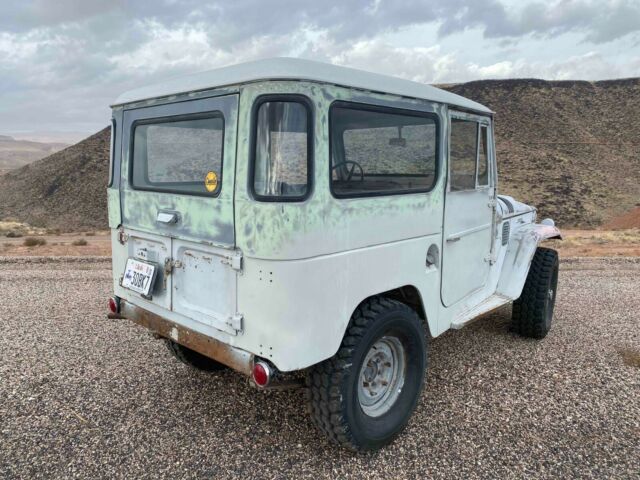 Toyota Land Cruiser 1967 image number 29