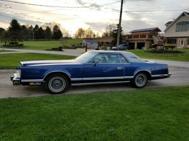 Lincoln Continental 1977 image number 12