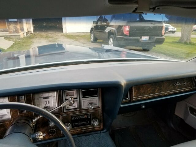 Lincoln Continental 1977 image number 26