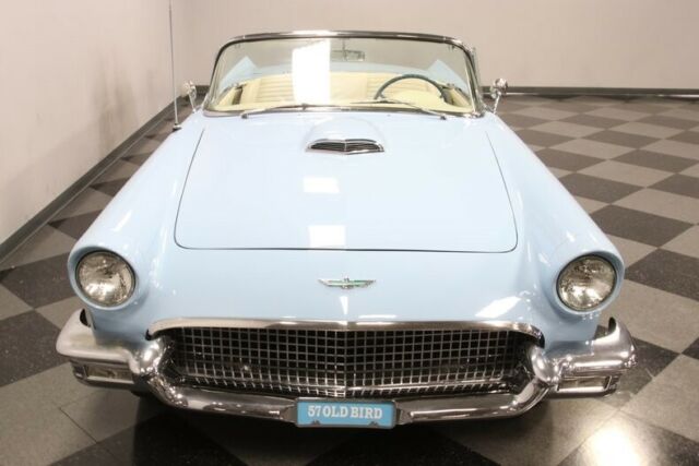 Ford Thunderbird 1957 image number 21