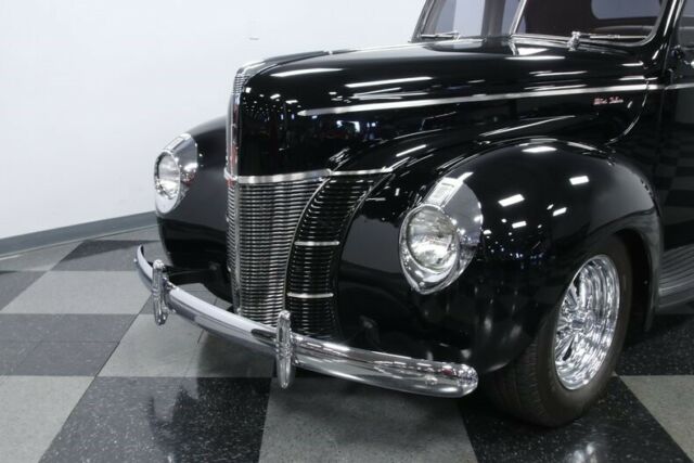 Ford Deluxe 1940 image number 23