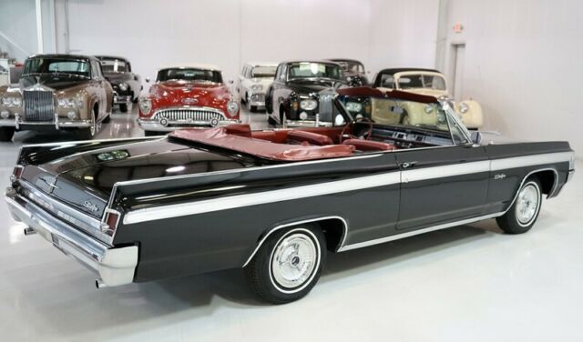 Oldsmobile Starfire 1963 image number 6