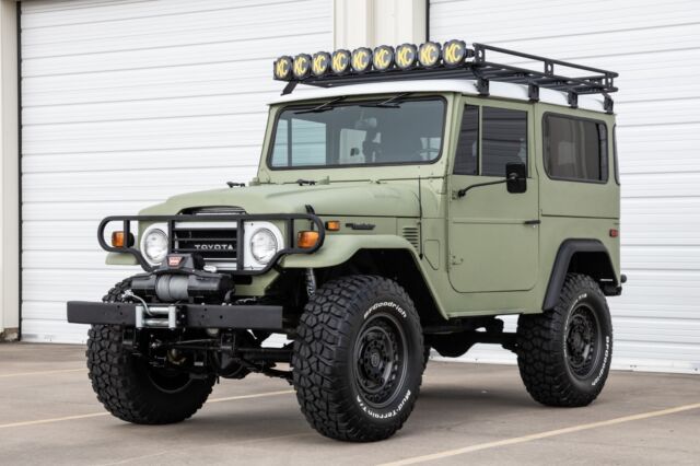 Toyota Land Cruiser 1974 image number 31