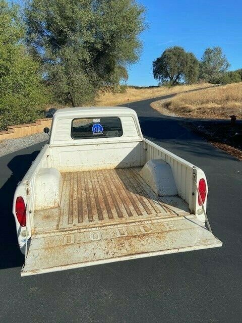 Dodge D100 Pickup 1967 image number 15