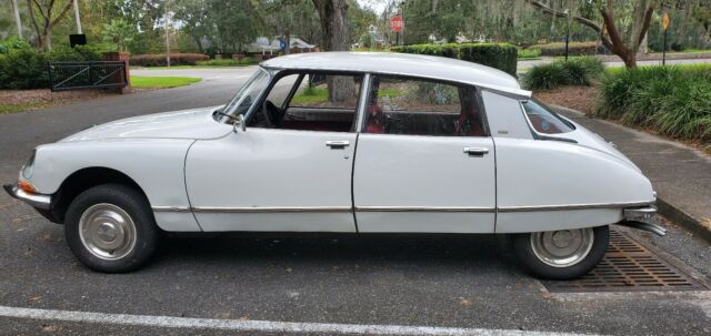 Citroen DS Pallas 1973 image number 9