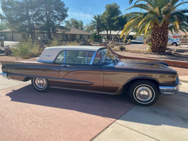 Ford Thunderbird Hardtop 1960 image number 17