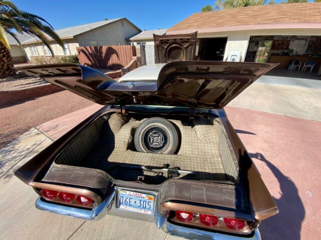 Ford Thunderbird Hardtop 1960 image number 21