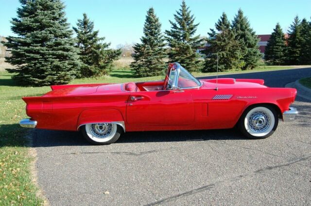 Ford Thunderbird Convertible 1957 image number 2