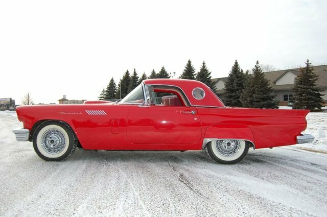 Ford Thunderbird Convertible 1957 image number 22