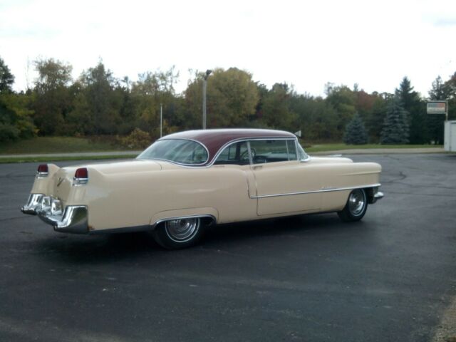 Cadillac DeVille 1955 image number 11