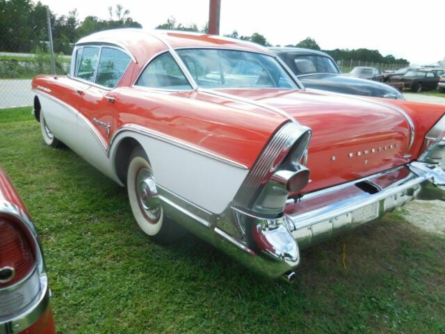 Buick Roadmaster 1957 image number 27