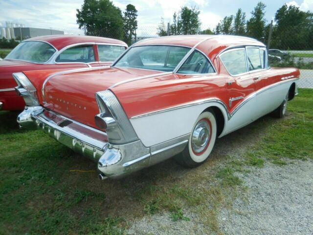 Buick Roadmaster 1957 image number 29