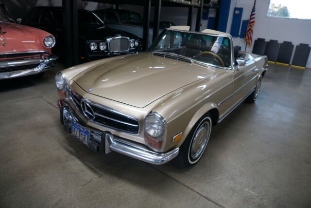 Mercedes-Benz 280SL Roadster 1971 image number 24