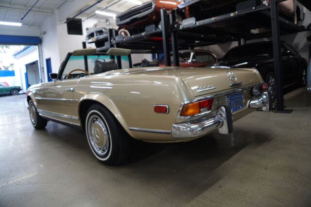 Mercedes-Benz 280SL Roadster 1971 image number 39