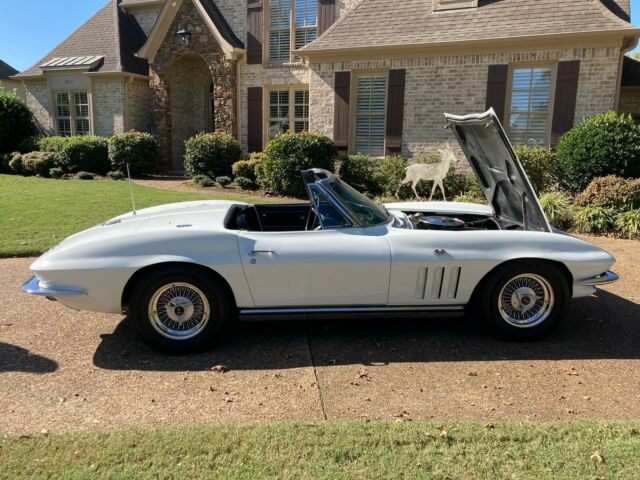 Chevrolet Corvette 1965 image number 0